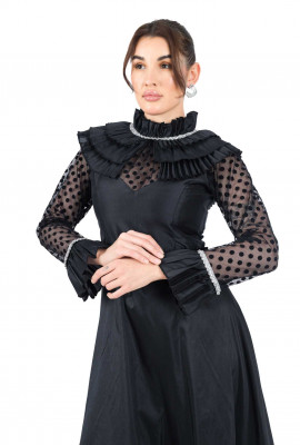 فستان سهرة بتصميم ملكي