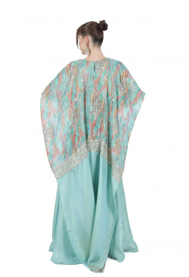 فستان سهرة بكاب مطرز