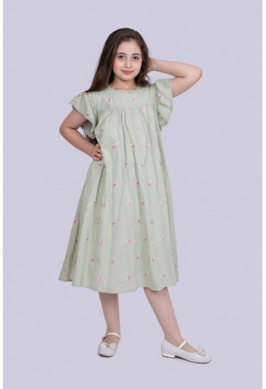 فستان بناتي بتطريز رقيق