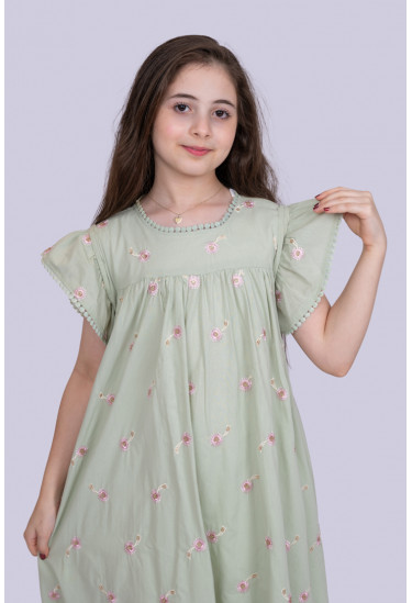 فستان بناتي بتطريز رقيق