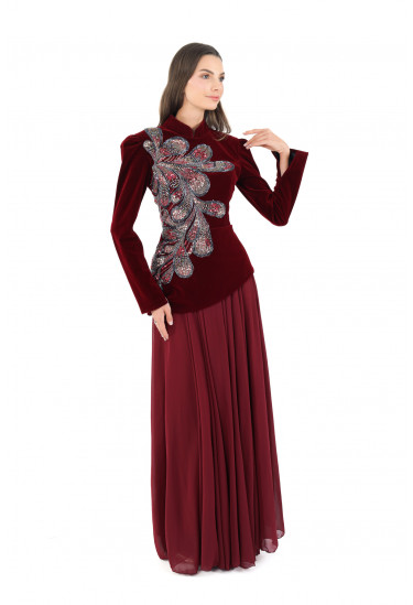 فستان مخملي بتصميم راقي