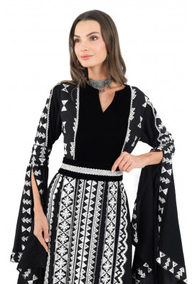 جلابية نسائية مطرزة للمناسبات