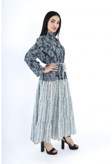 جلابية نسائية بتصميم عصري أنيق