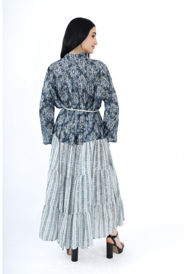 جلابية نسائية بتصميم عصري أنيق