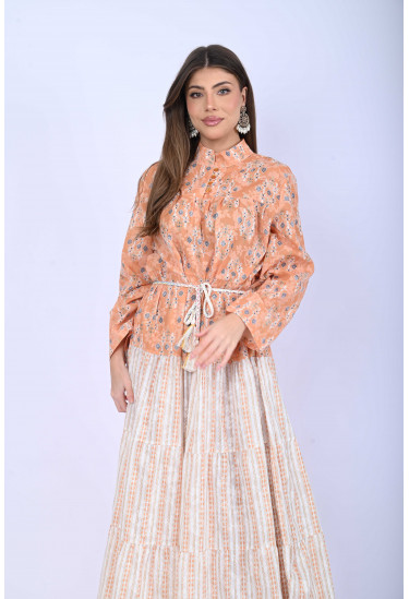 جلابية نسائية بتصميم عصري أنيق