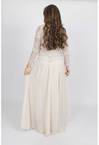 فستان طويل بتطريز بارز فستان طويل بتطريز بارز