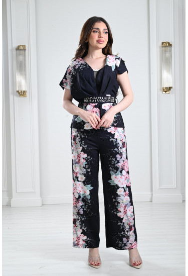 طقم نسائي بطباعات زهور