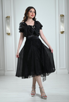 طقم نسائي بفيونكة علي الصدر