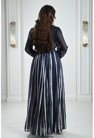 فستان طويل مخطط