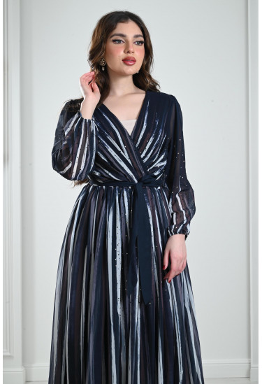 فستان طويل مخطط