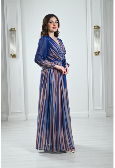 فستان طويل مخطط