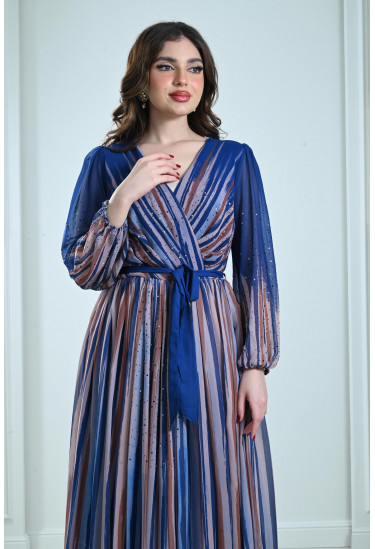 فستان طويل مخطط