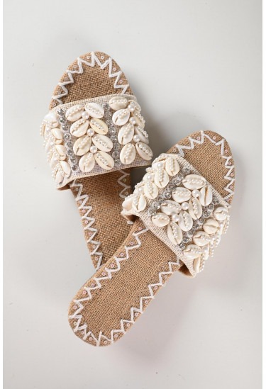 حذاء نسائي مطرز حذاء نسائي مطرز