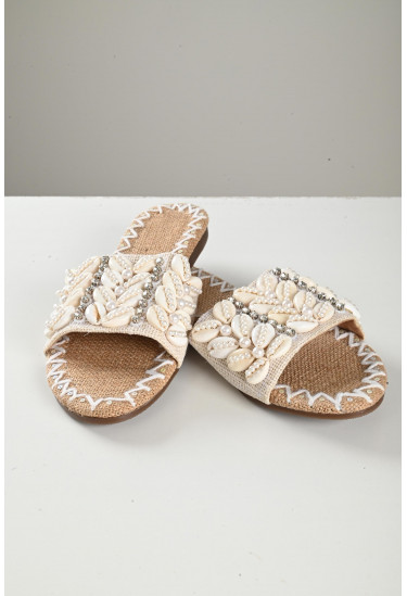 حذاء نسائي مطرز حذاء نسائي مطرز