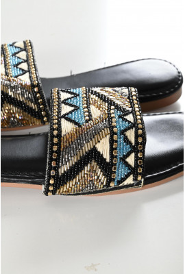 حذاء نسائي من الجلد حذاء نسائي من الجلد