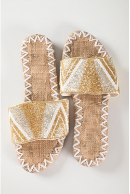 حذاء نسائي أنيق و مطرز