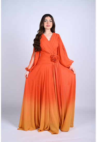 فستان طويل بكتل الألوان