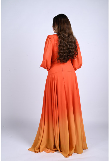 فستان طويل بكتل الألوان