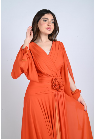 فستان طويل بكتل الألوان