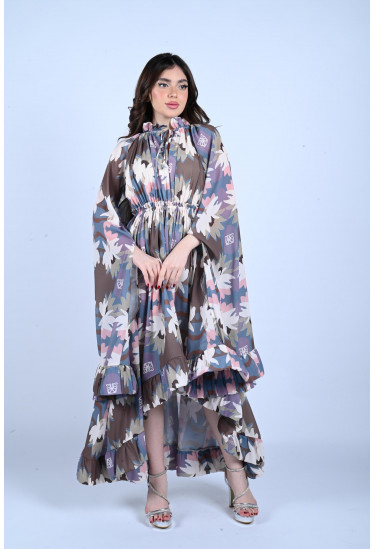 فستان بطباعات من الزهور فستان بطباعات من الزهور