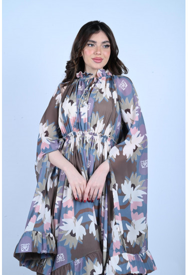 فستان بطباعات من الزهور فستان بطباعات من الزهور