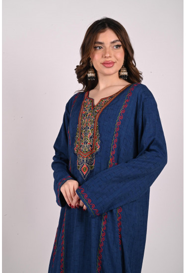 جلابية طويلة بتطريز رقيق جلابية طويلة بتطريز رقيق