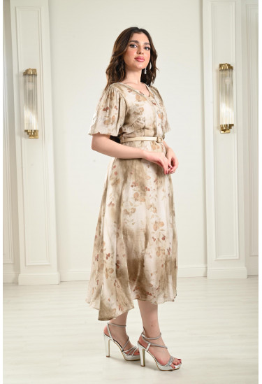 فستان قصير مزين بالزهور فستان قصير مزين بالزهور