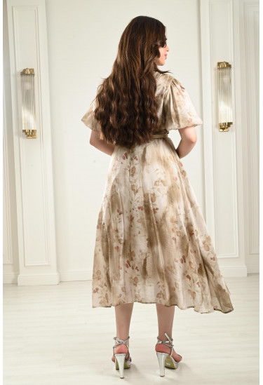 فستان قصير مزين بالزهور فستان قصير مزين بالزهور