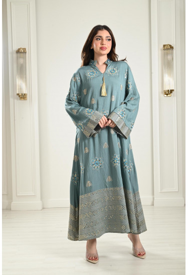 جلابية أنيقة بتطريز رقيق