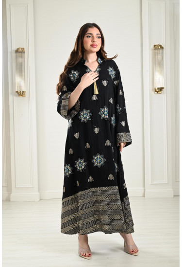 جلابية أنيقة بتطريز رقيق