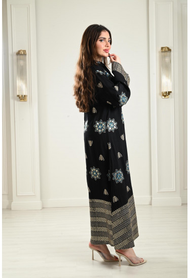 جلابية أنيقة بتطريز رقيق