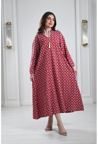 جلابية طويلة مزينة باللولي