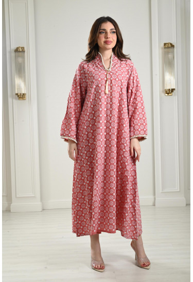 جلابية طويلة مزينة باللولي