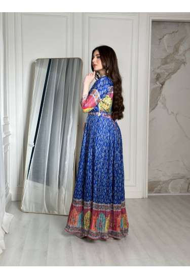 فستان ستان طويل بطباعات ذاهية