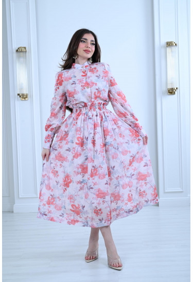 فستان ميدي مُزين بطباعات زهور فستان ميدي مُزين بطباعات زهور