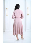 فستان ميدي بتطريزات رقيقة فستان ميدي بتطريزات رقيقة