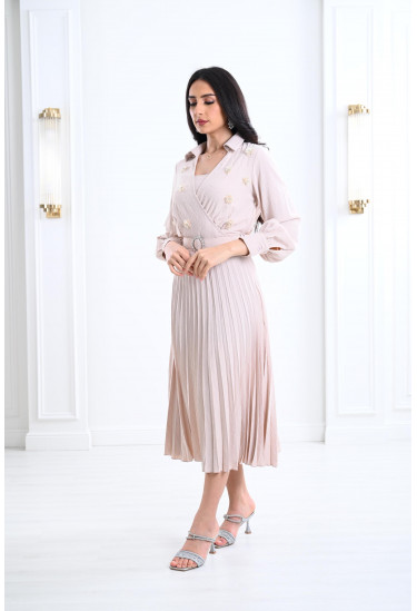 فستان ميدي بتطريزات رقيقة 