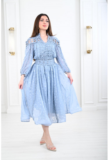 طقم نسائي بلوزة و تنورة