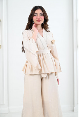 طقم نسائي بتصميم أنيق و مريح طقم نسائي بتصميم أنيق و مريح