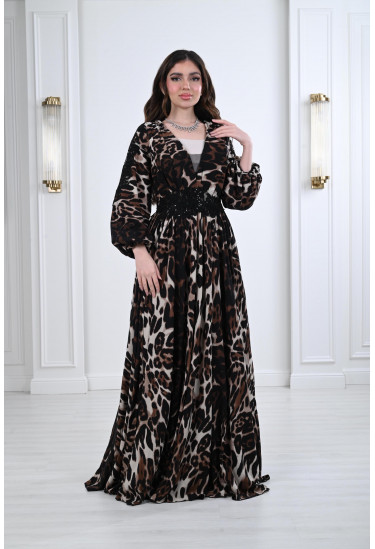 فستان نسائي مزين بالدانتيل