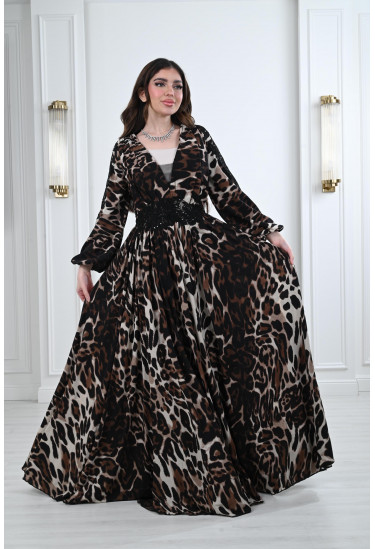 فستان نسائي مزين بالدانتيل