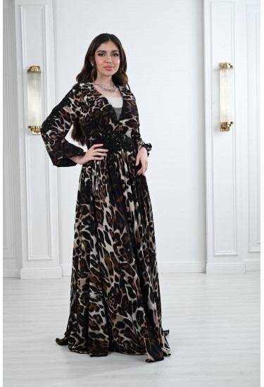 فستان نسائي مزين بالدانتيل