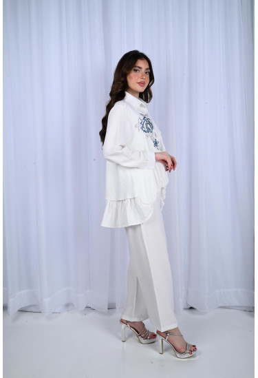 طقم نسائي بتطريز رقيق