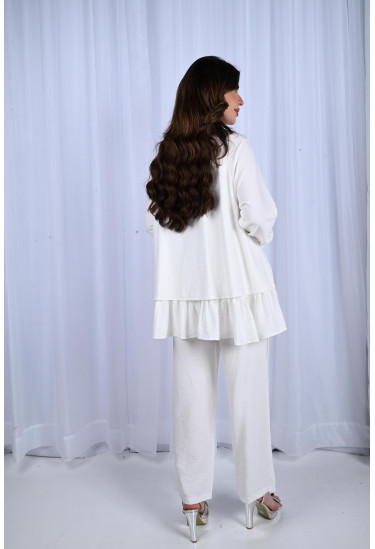 طقم نسائي بتطريز رقيق