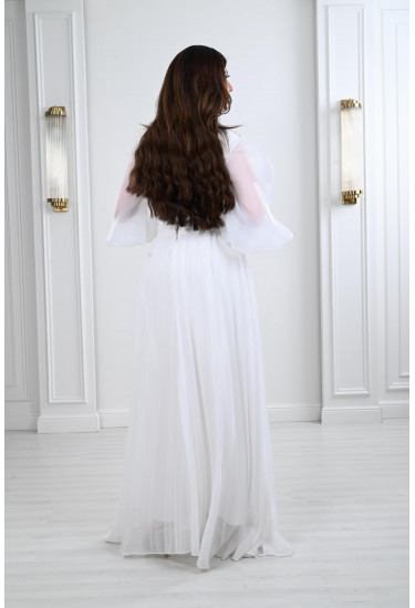 فستان طويل بأكمام طوبلة منفوخة