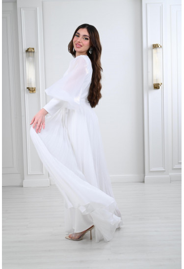 فستان طويل بأكمام طوبلة منفوخة