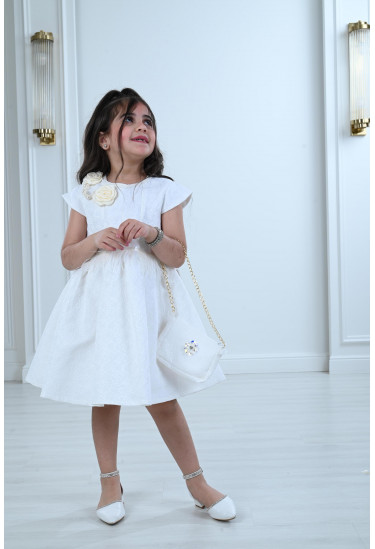 فستان أطفال بتصميم مودرن يواكب موضة العصر