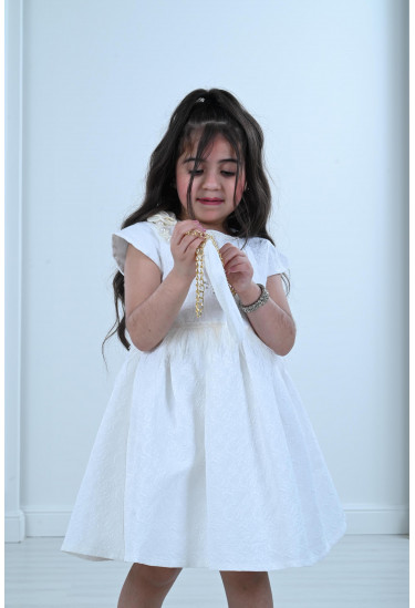 فستان أطفال بتصميم مودرن يواكب موضة العصر