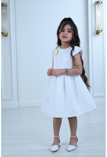 فستان أطفال بتصميم مودرن يواكب موضة العصر