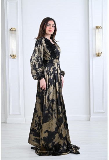 فستان طويل من نسيج لامع فستان طويل من نسيج لامع